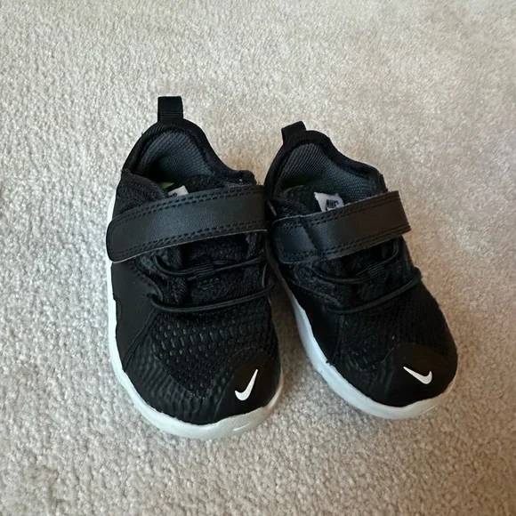 Barely used Nike toddler walking sneakers